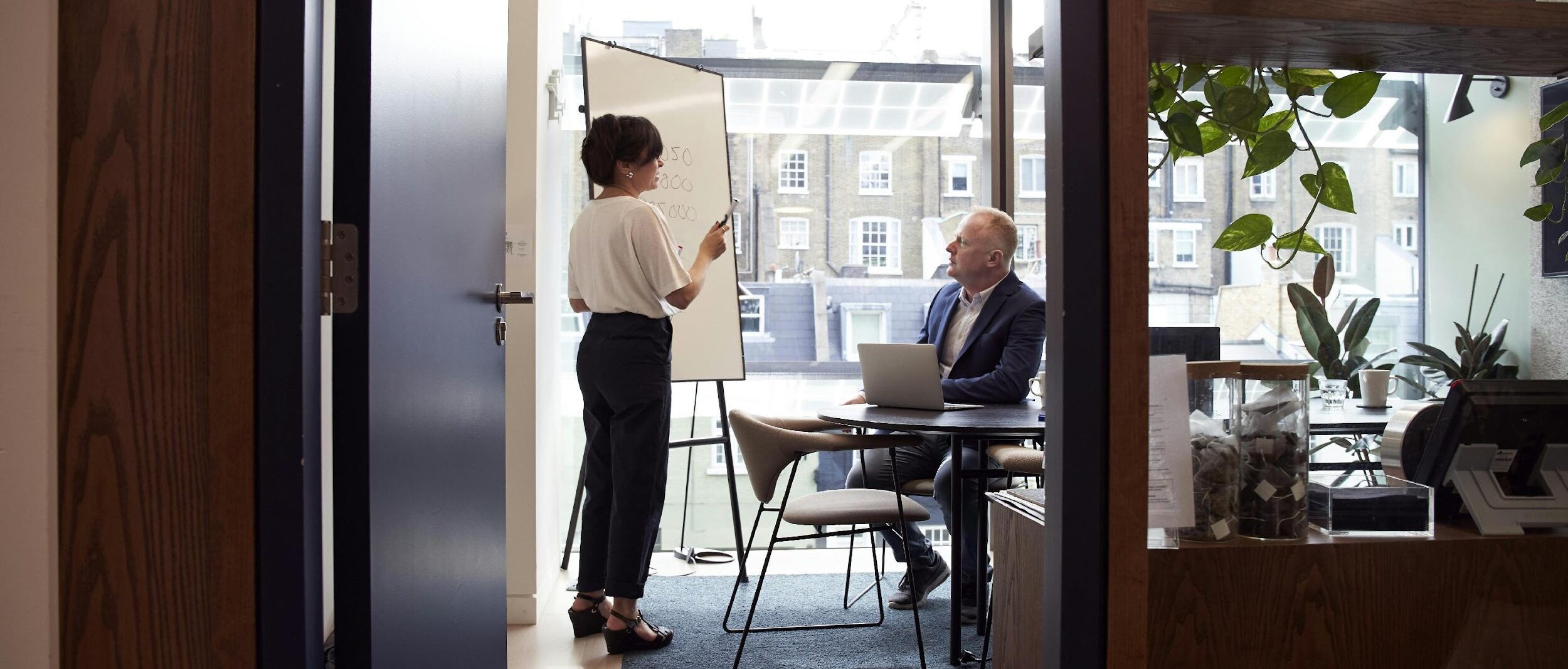 How do you find a business broker? Asking the right questions. This image symbolizes 